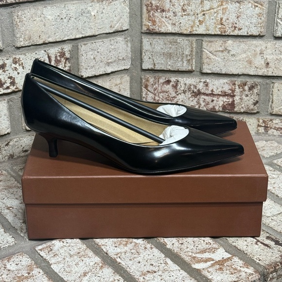 Coach Black Patent Leather Kitten Heels Pointed Toe Size 8.5 Brand New in Box - Picture 2 of 8